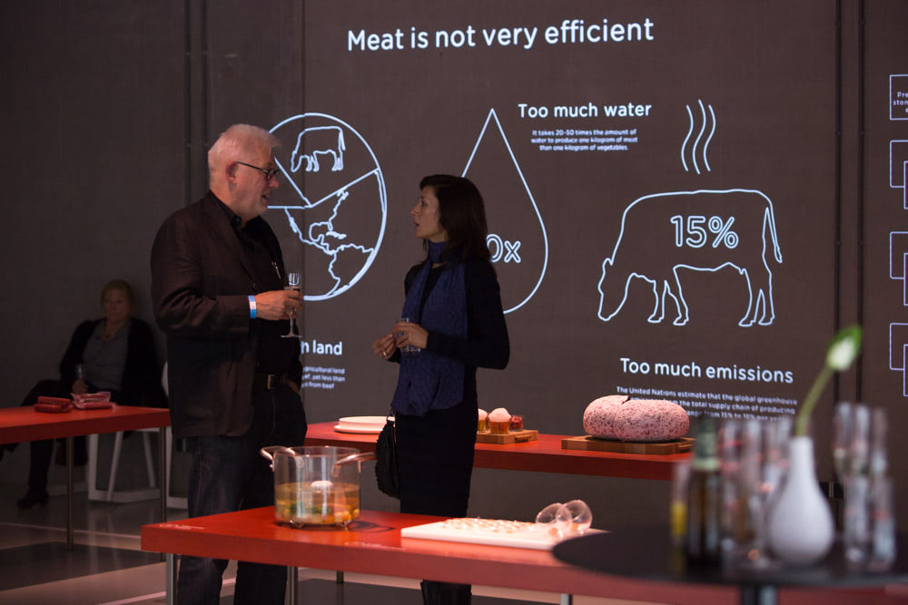 From October 11 to June 11 we will discuss the future of meat at Cube Deign Museum in Kerkrade (The Netherlands) with the exhibition Meat the Future.