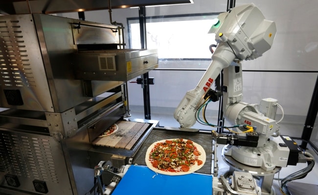 A new wave of automation lies in pizza. Not only will robots deliver your pizzas in the future, they will even make them.