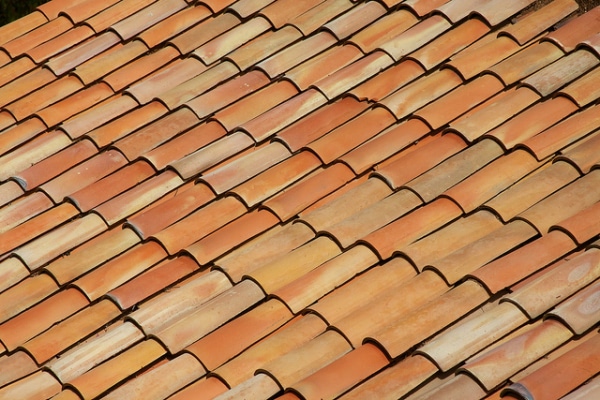 Visual of Cleaning the Air with Roof Tiles