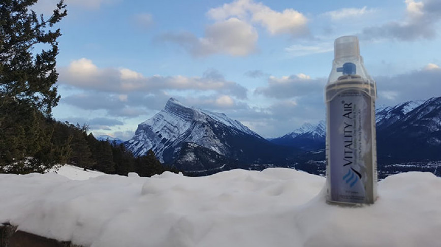 Visual of Canadians Sell Cans of Fresh Air to China