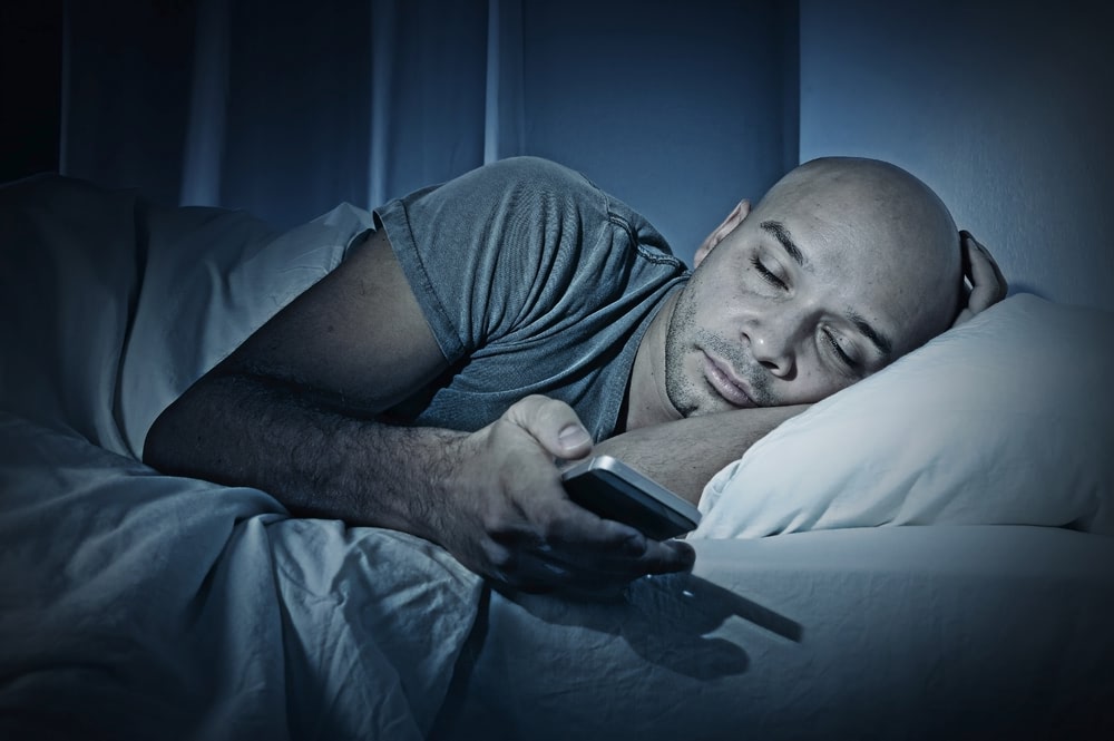 Visual of Australians Wake Up One Hour Early Due to System Error in Their Mobile Phones