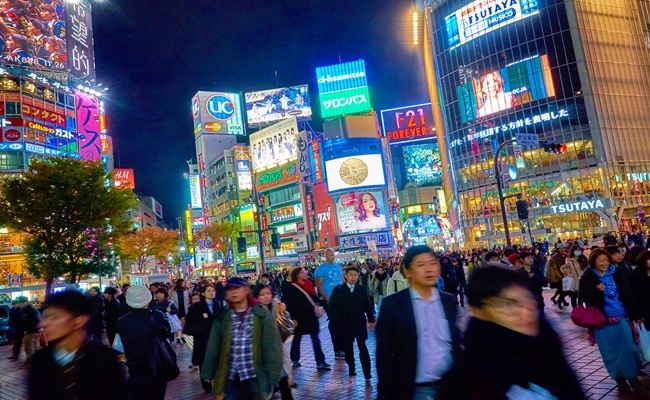 Visual of Japan Is Ready to Pay Bills with Bitcoins