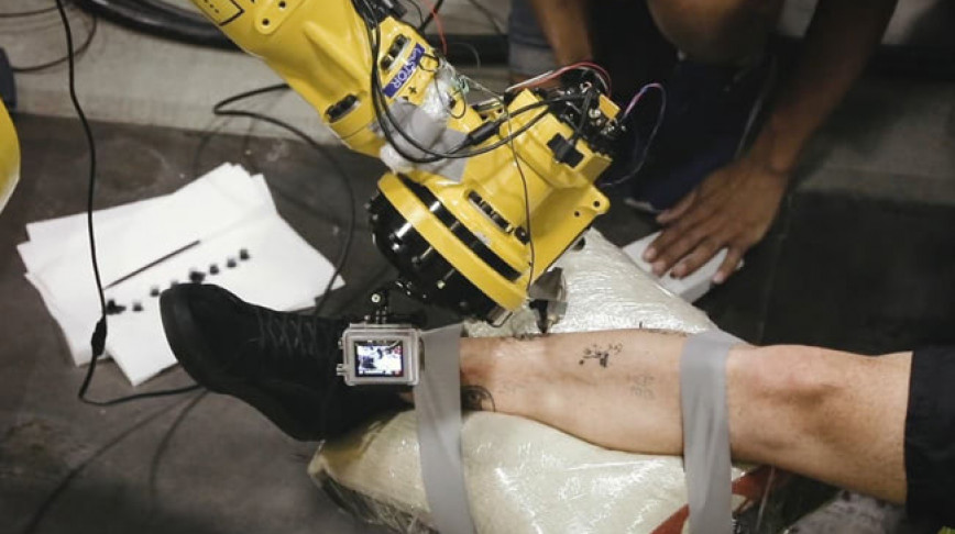Visual of Are Robots the Future of Tattoos?