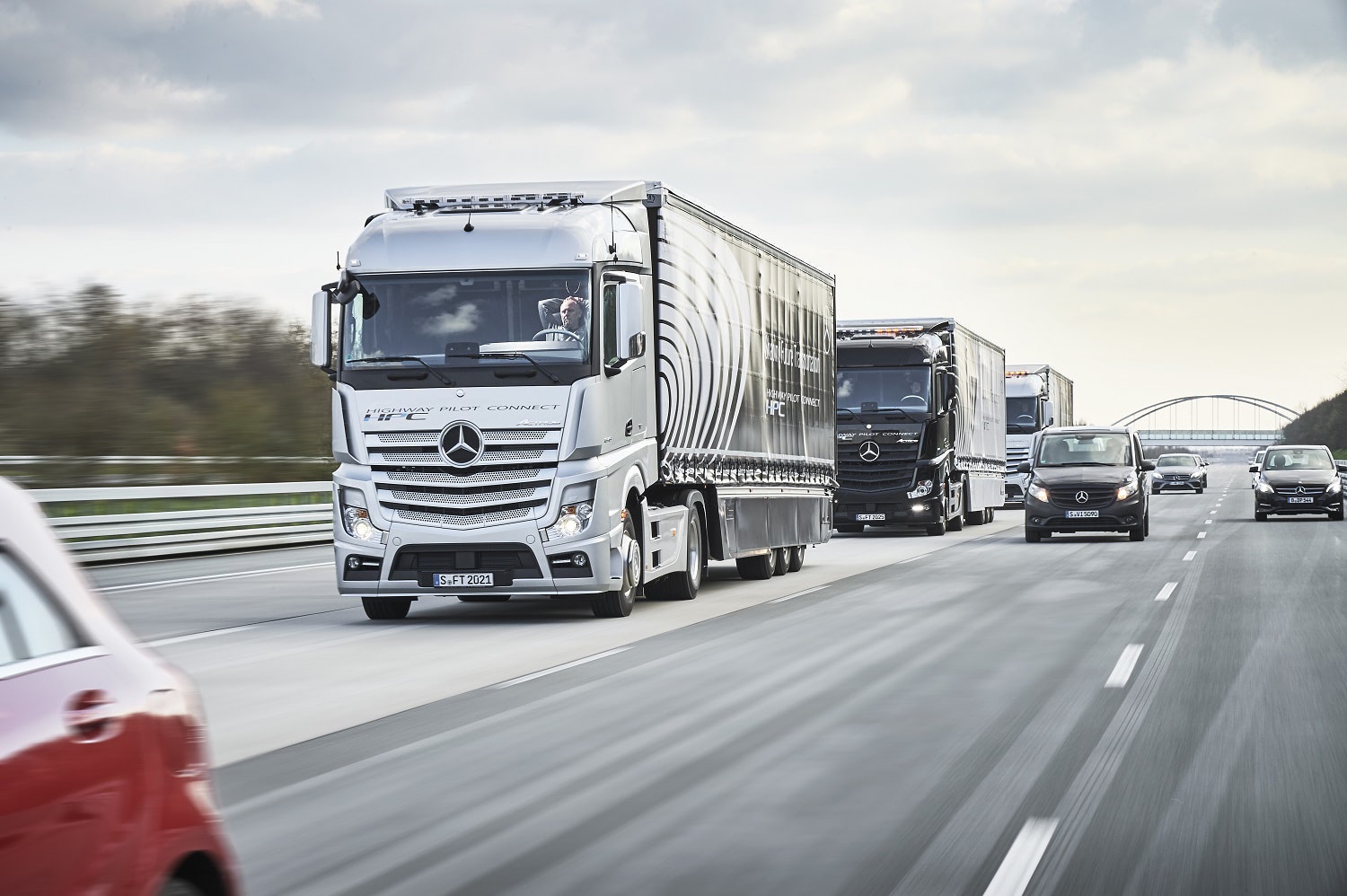 Visual of Self-Driving Trucks Hit the Highways