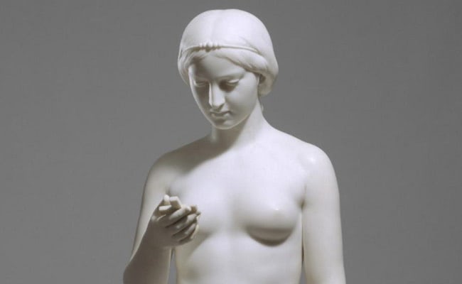 Visual of 19th Century Sculpture Seems to Be Holding a Smartphone