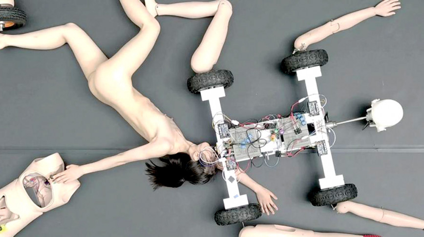 Visual of (Im)possible bodies: responsiblity and care in our cyborg future