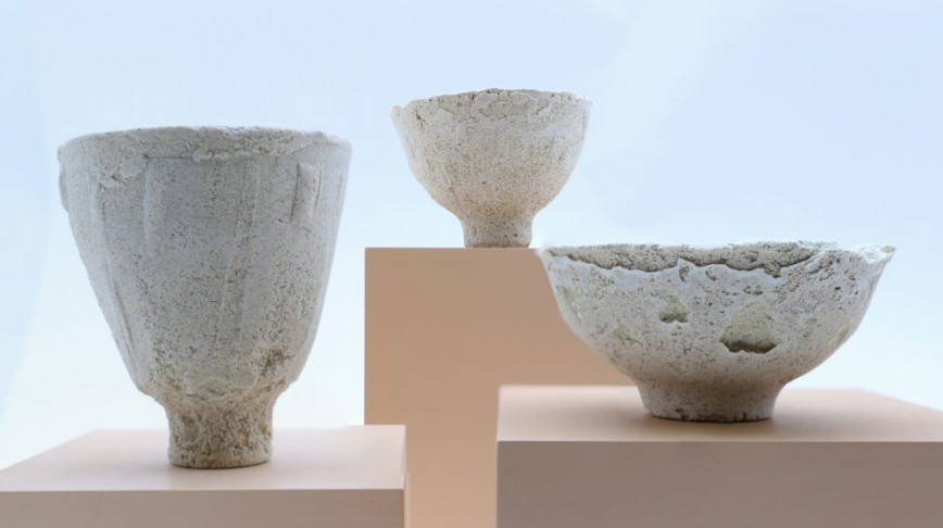Visual of Using bacteria to create self-fired and biologically glazed ceramics